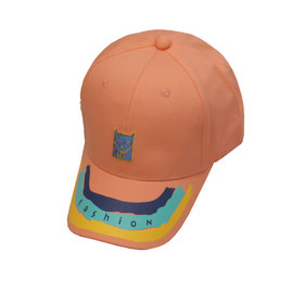 Детска шапка козирка прасковен цвят Дъга